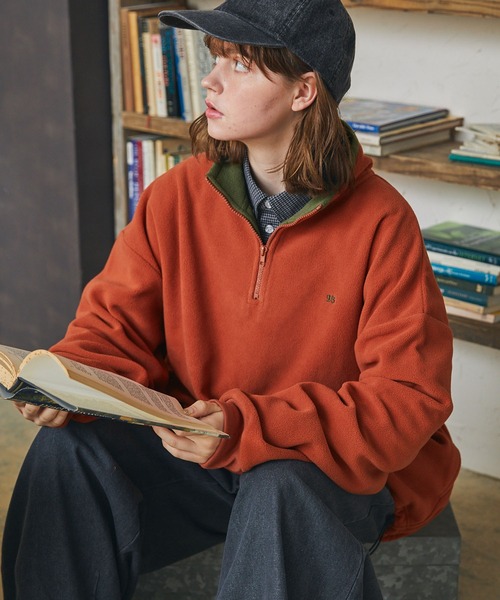 MONO-MART LADY'S（モノマートレディース）の「フリースワンポイント刺繍デザインハーフジッププルオーバー（スウェット・レディース・グレー/ネイビー/アイボリー/オレンジ/ブラック・FREE）」の5枚目の写真