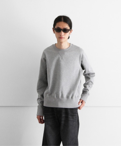 NVRFRGT（ネヴァーフォーゲット）の「NVRFRGT TECH FUSION CREW NECK