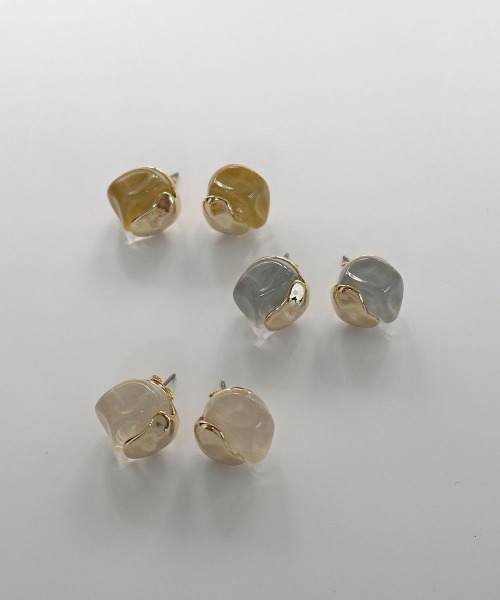 CEMONEMO(セモネモ)の「ニュアンス マーブル メタル ピアス(ピアス(両耳用)・レディース・アイボリー/マスタード/グレー・FREE)」の8枚目の写真
