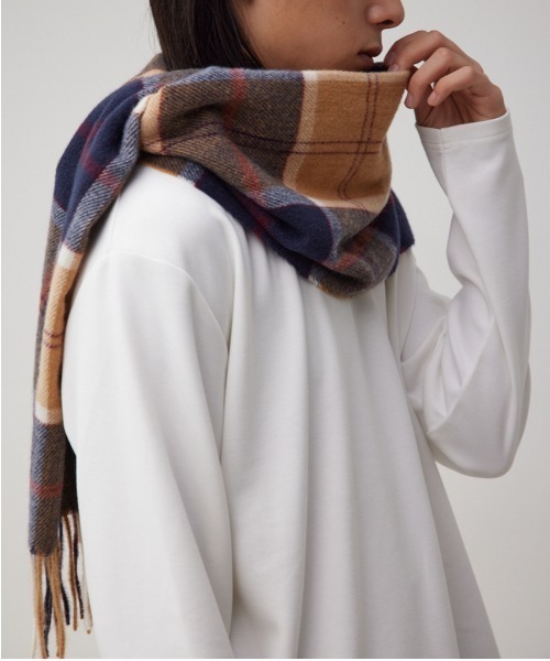 AZUL by moussy（アズールバイマウジー）の「ソフトタッチマフラー（マフラー・メンズ・ブラック/ベージュ系その他/アイボリー/ブルー/ブラック系その他/グレー・FREE）」の6枚目の写真