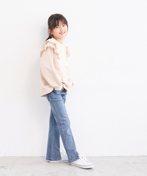 coca（coca）（コカ）の「キッズ デニム裾スリットセミフレアパンツ（デニムパンツ・キッズ・ブルー・140/130/120/110）」の3枚目の写真