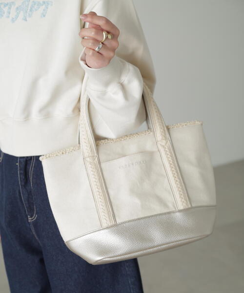 FREE'S MART(フリーズマート)の「◆フリンジトートバッグ(トートバッグ・レディース・ゴールド/シルバー/ホワイト・フリ-)」の9枚目の写真