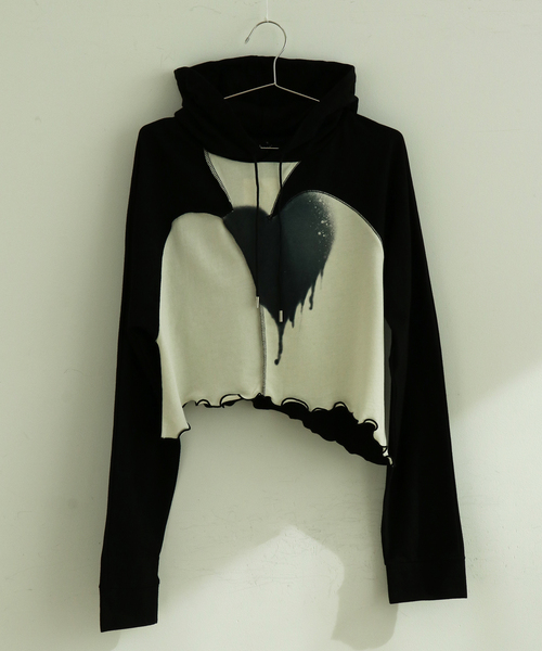 VIS（ビス）の「【reheat】ハートプリントフーディ【洗える】（Tシャツ/カットソー・レディース・ブラック・FREE）」の2枚目の写真