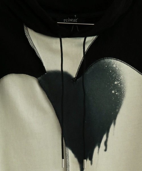 VIS（ビス）の「【reheat】ハートプリントフーディ【洗える】（Tシャツ/カットソー・レディース・ブラック・FREE）」の4枚目の写真