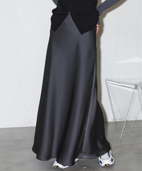 Auntie Rosa Holiday（アンティローザホリデー）の「サテンマーメイドフレアスカート（スカート・レディース・ベージュ/ブラック/アイボリー/グレー/ピンク/ブルー・FREE）」の4枚目の写真