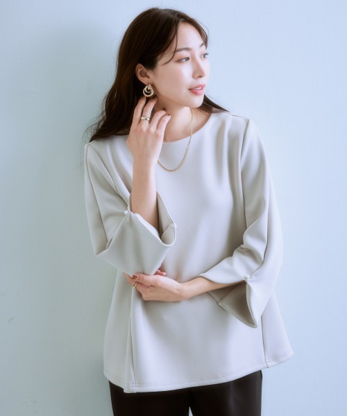 7days Life Styling（セブンデイズライフスタイリング）の「パール調ビジュー使い９分袖トップス(きれいめダンボール素材)（Tシャツ/カットソー・レディース・グレイッシュベージュ/ブラック・S/M/L/LL）」の2枚目の写真