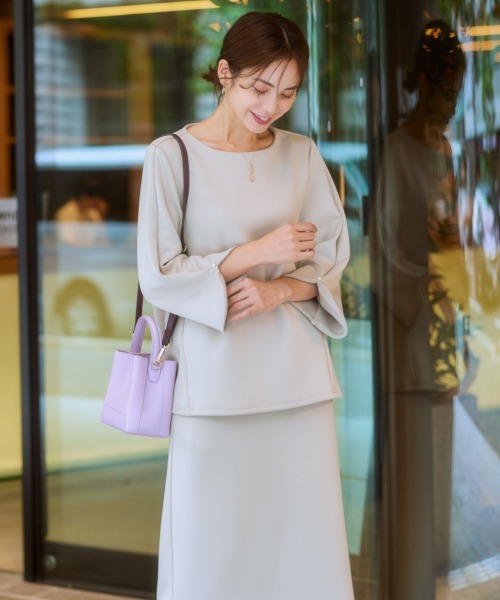 7days Life Styling（セブンデイズライフスタイリング）の「パール調ビジュー使い９分袖トップス(きれいめダンボール素材)（Tシャツ/カットソー・レディース・グレイッシュベージュ/ブラック・S/M/L/LL）」の8枚目の写真