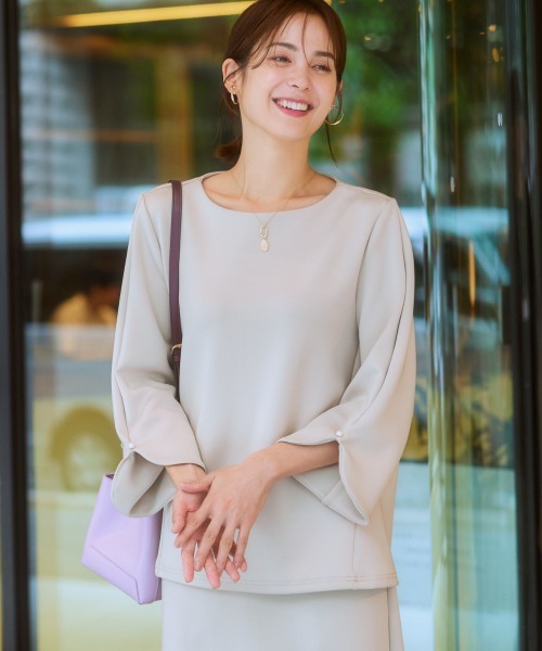 7days Life Styling（セブンデイズライフスタイリング）の「パール調ビジュー使い９分袖トップス(きれいめダンボール素材)（Tシャツ/カットソー・レディース・グレイッシュベージュ/ブラック・S/M/L/LL）」の7枚目の写真