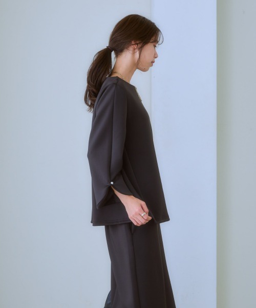 7days Life Styling（セブンデイズライフスタイリング）の「パール調ビジュー使い９分袖トップス(きれいめダンボール素材)（Tシャツ/カットソー・レディース・グレイッシュベージュ/ブラック・S/M/L/LL）」の17枚目の写真