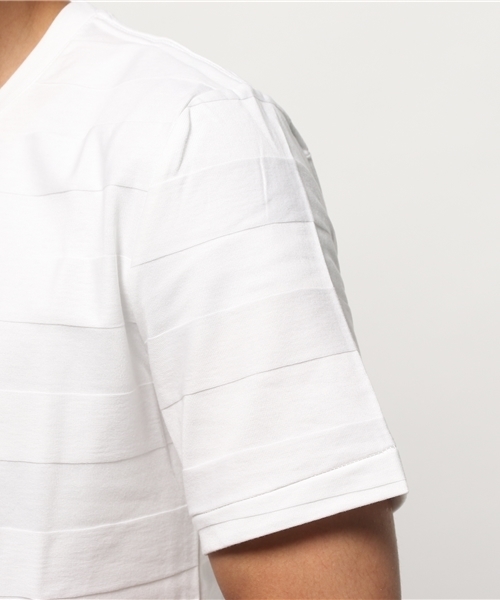 KATHARINE HAMNETT LONDON （キャサリンハムネットロンドン）の「LINKS JACQUARD BORDER SHORT / リンクスジャガードボーダーショート（Tシャツ/カットソー・メンズ・ホワイト/ネイビー・LARGE/X-LARGE/MEDIUM）」の8枚目の写真