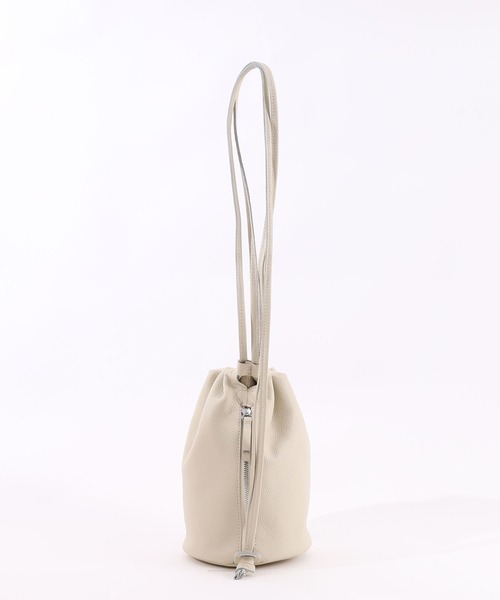 COOCO(クーコ)の「【牛革】シュリンクレザー 巾着型ボディBAG(ショルダーバッグ・レディース・ブラック/ブラウン系その他/シルバー/オフホワイト・9)」の7枚目の写真