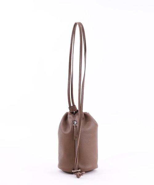 COOCO(クーコ)の「【牛革】シュリンクレザー 巾着型ボディBAG(ショルダーバッグ・レディース・ブラック/ブラウン系その他/シルバー/オフホワイト・9)」の15枚目の写真