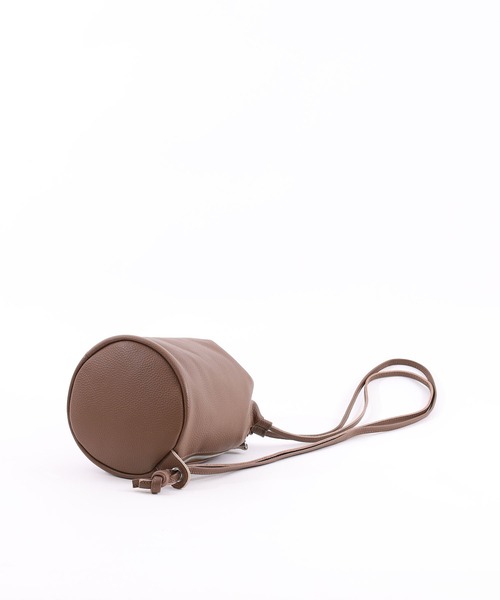 COOCO(クーコ)の「【牛革】シュリンクレザー 巾着型ボディBAG(ショルダーバッグ・レディース・ブラック/ブラウン系その他/シルバー/オフホワイト・9)」の16枚目の写真
