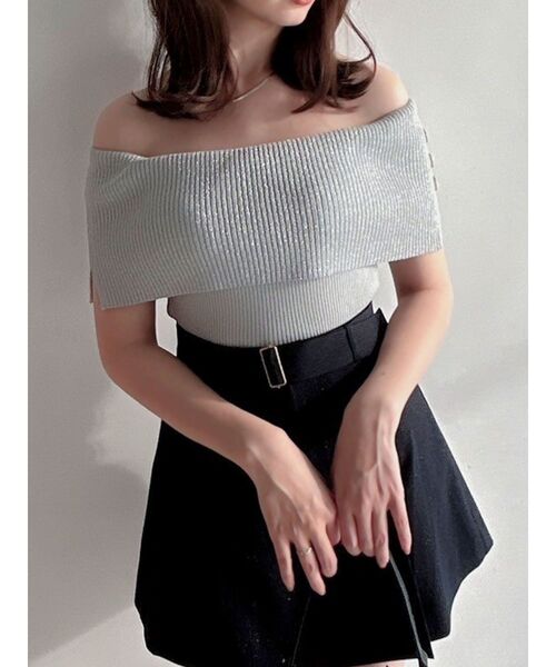 dazzlin（ダズリン）の「クロップドオフショルニットプルオーバー（ニット/セーター・レディース・オフホワイト/グレー/ブラック/ピンク/オレンジ・FREE）」の3枚目の写真