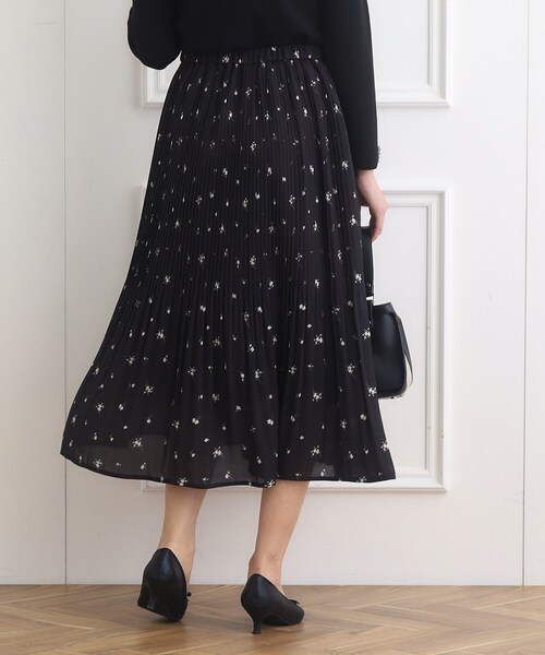 couture brooch（クチュールブローチ）の「◆花柄プリーツスカート（スカート・レディース・ブラック系/ベージュ系その他4/アイボリー系・36/38/40/42）」の6枚目の写真