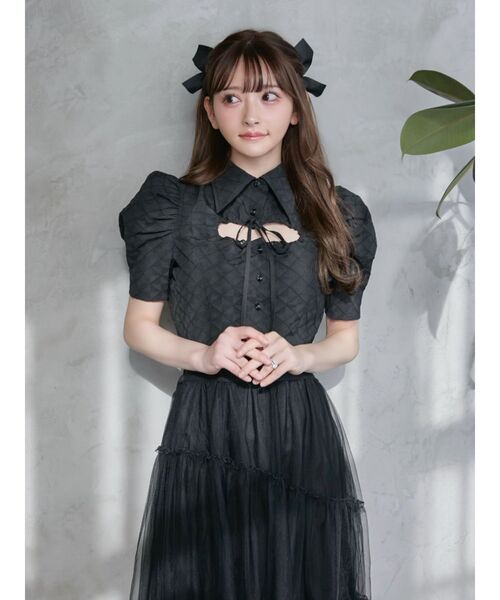 EATME（イートミー）の「ギャザーデコルテブラウス（シャツ/ブラウス・レディース・ブラック/オフホワイト・FREE）」の4枚目の写真