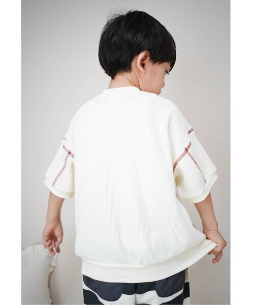 BREEZE（ブリーズ）の「WEB限定 ワッフルTシャツ（Tシャツ/カットソー・キッズ・レッド/ブラック/オフホワイト・80/90/100/110/120/130/140）」の7枚目の写真