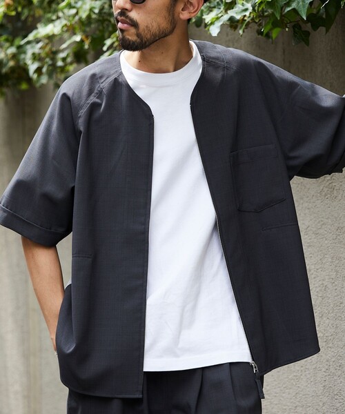 FREAK'S STORE(フリークスストア)の「FREAK’S STORE/フリークスストア 速乾素材 リラックスフィット ノーカラー ベースボールシャツ ショートスリーブ リネン風 ホームケア/ジップ/半袖(シャツ/ブラウス・メンズ・チャコールグレー/ブラック/オフホワイト/オリーブ・SMALL/MEDIUM/LARGE)」の3枚目の写真