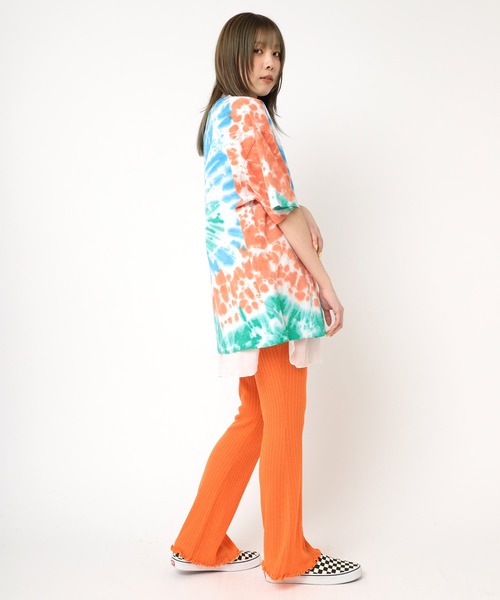 RNA(アールエヌエー)の「R4212 シアーフレアレギンス(その他パンツ・レディース・ブラック/オレンジ/ライム・MEDIUM)」の14枚目の写真