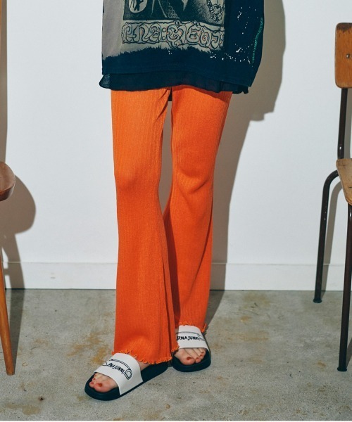 RNA(アールエヌエー)の「R4212 シアーフレアレギンス(その他パンツ・レディース・ブラック/オレンジ/ライム・MEDIUM)」の21枚目の写真