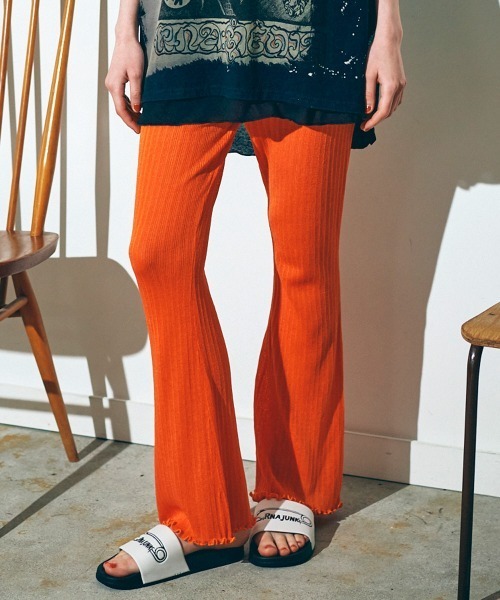 RNA(アールエヌエー)の「R4212 シアーフレアレギンス(その他パンツ・レディース・ブラック/オレンジ/ライム・MEDIUM)」の20枚目の写真