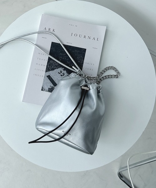 AS KNOW AS plus（アズノゥアズプラス）の「◎チェーン2WAY巾着バッグ（ショルダーバッグ・レディース・ブラック系/アイボリー/シルバー/ブラック・FREE）」の8枚目の写真