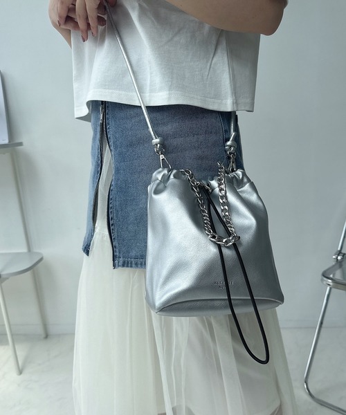 AS KNOW AS plus（アズノゥアズプラス）の「◎チェーン2WAY巾着バッグ（ショルダーバッグ・レディース・ブラック系/アイボリー/シルバー/ブラック・FREE）」の11枚目の写真