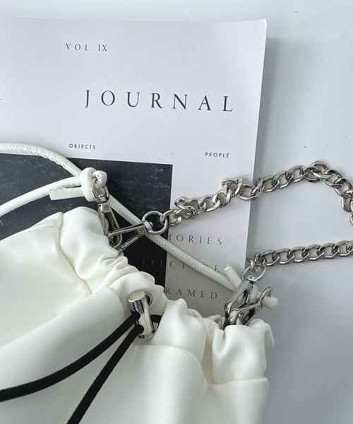 AS KNOW AS plus（アズノゥアズプラス）の「◎チェーン2WAY巾着バッグ（ショルダーバッグ・レディース・ブラック系/アイボリー/シルバー/ブラック・FREE）」の15枚目の写真