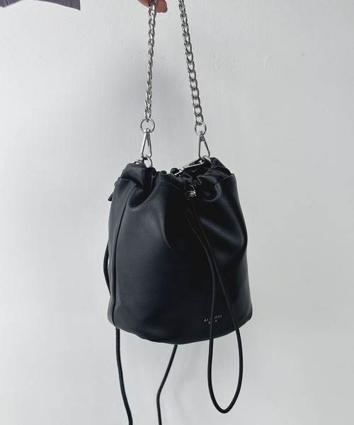 AS KNOW AS plus（アズノゥアズプラス）の「◎チェーン2WAY巾着バッグ（ショルダーバッグ・レディース・ブラック系/アイボリー/シルバー/ブラック・FREE）」の19枚目の写真