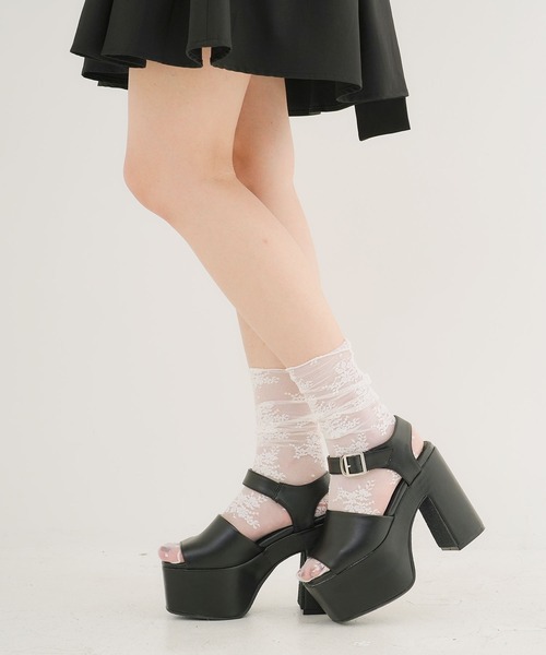 Newlyme(ニューリーミー)の「厚底美脚ベルトサンダル(サンダル・レディース・ブラック/オフホワイト/ブラック系その他/ゼブラ・22.5cm/23cm/23.5cm/24cm/24.5cm/25cm)」の6枚目の写真