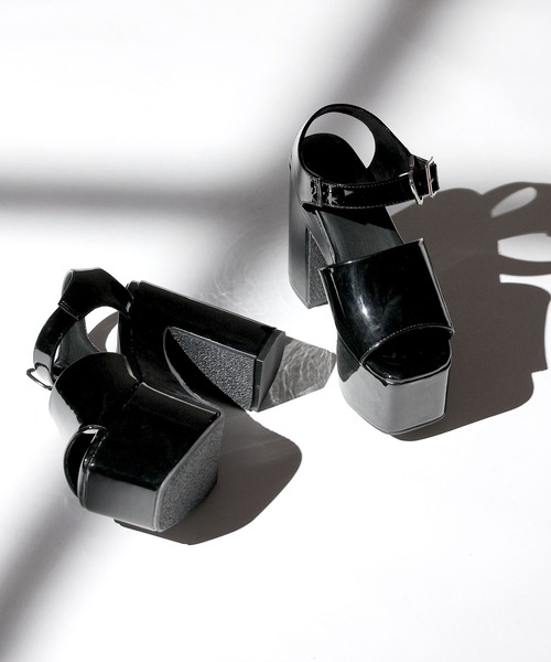 Newlyme(ニューリーミー)の「厚底美脚ベルトサンダル(サンダル・レディース・ブラック/オフホワイト/ブラック系その他/ゼブラ・22.5cm/23cm/23.5cm/24cm/24.5cm/25cm)」の15枚目の写真