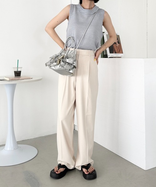 CLEA(クレア)の「メタリックカラートング厚底サンダル(サンダル・レディース・ブラック/シルバー・23.5cm/24.5cm)」の13枚目の写真