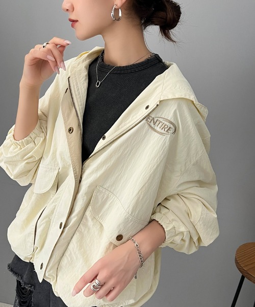 classicalelf（クラシカルエルフ）の「メンズライクなのに可愛く決まる。裏フリース胸刺繍配色トレーニングフード付きブルゾン（ブルゾン・レディース・ブラック/ベージュ/ネイビー/アイボリー・SMALL/MEDIUM/LARGE/X-LARGE）」の14枚目の写真