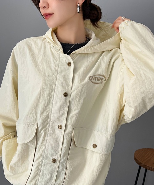 classicalelf（クラシカルエルフ）の「メンズライクなのに可愛く決まる。裏フリース胸刺繍配色トレーニングフード付きブルゾン（ブルゾン・レディース・ブラック/ベージュ/ネイビー/アイボリー・SMALL/MEDIUM/LARGE/X-LARGE）」の16枚目の写真