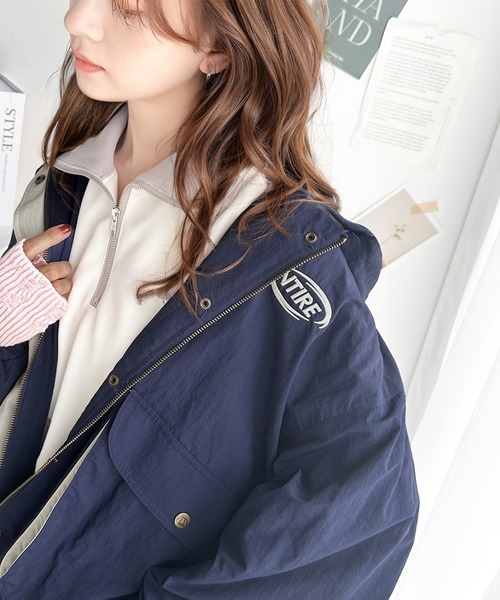 classicalelf（クラシカルエルフ）の「メンズライクなのに可愛く決まる。裏フリース胸刺繍配色トレーニングフード付きブルゾン（ブルゾン・レディース・ブラック/ベージュ/ネイビー/アイボリー・SMALL/MEDIUM/LARGE/X-LARGE）」の8枚目の写真