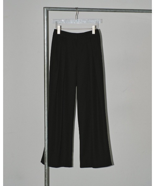 TODAYFUL（トゥデイフル）の「TODAYFUL Tuck Twill Trousers 12410707（その他パンツ・レディース・ブラック/オフホワイト/ベージュ・36/38）」の9枚目の写真