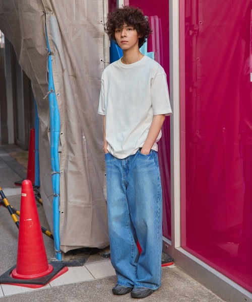 WEGO(ウィゴー)の「WEGO/リラックスフィットコットンT(Tシャツ/カットソー・メンズ・サックスブルー/グレー系その他/ブラック/杢グレー/ホワイト系その他/グリーン系その他/ライトベージュ/カーキ/ホワイト/ダークグリーン/ダークブラウン・SMALL/LARGE/X-SMALL/MEDIUM)」の16枚目の写真