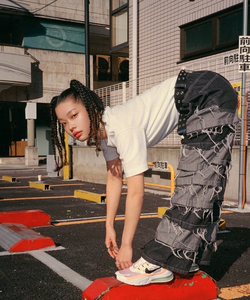 WEGO(ウィゴー)の「WEGO/リラックスフィットコットンT(Tシャツ/カットソー・メンズ・サックスブルー/グレー系その他/ブラック/杢グレー/ホワイト系その他/グリーン系その他/ライトベージュ/カーキ/ホワイト/ダークグリーン/ダークブラウン・SMALL/LARGE/X-SMALL/MEDIUM)」の13枚目の写真