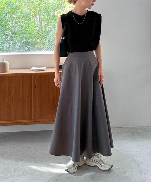 feepur（フェピュール）の「偏光ボリュームフレアスカート（スカート・レディース・ブルー/ダークブラウン・SMALL/MEDIUM）」の5枚目の写真