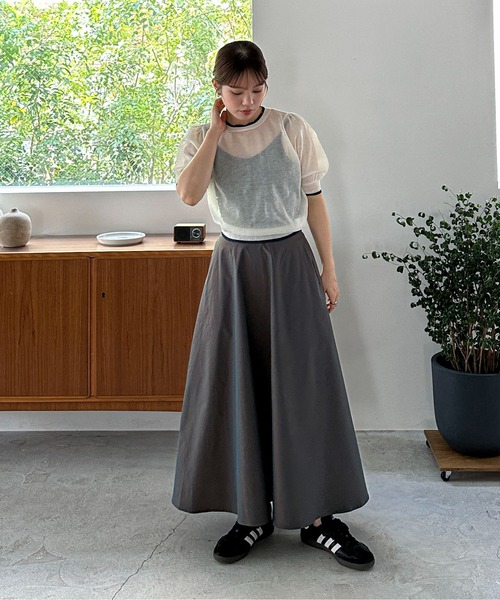 feepur（フェピュール）の「偏光ボリュームフレアスカート（スカート・レディース・ブルー/ダークブラウン・SMALL/MEDIUM）」の14枚目の写真