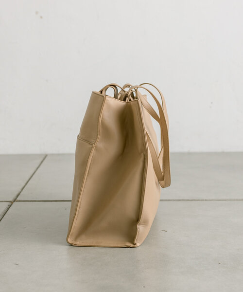 mystic(ミスティック)の「loti マルチWAYポケットBIGトート(トートバッグ・レディース・ブラック/ベージュ・ONE SIZE)」の8枚目の写真