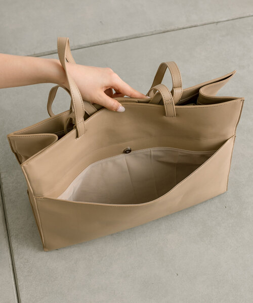 mystic(ミスティック)の「loti マルチWAYポケットBIGトート(トートバッグ・レディース・ブラック/ベージュ・ONE SIZE)」の11枚目の写真