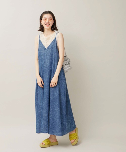 ROPE' PICNIC（ロペピクニック）の「デニムキャミワンピース/リンクコーデ（ワンピース・レディース・サックスブルー・38）」の2枚目の写真
