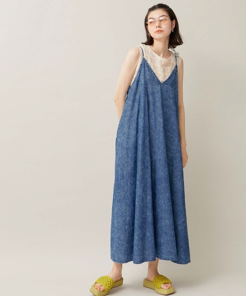 ROPE' PICNIC（ロペピクニック）の「デニムキャミワンピース/リンクコーデ（ワンピース・レディース・サックスブルー・38）」の3枚目の写真