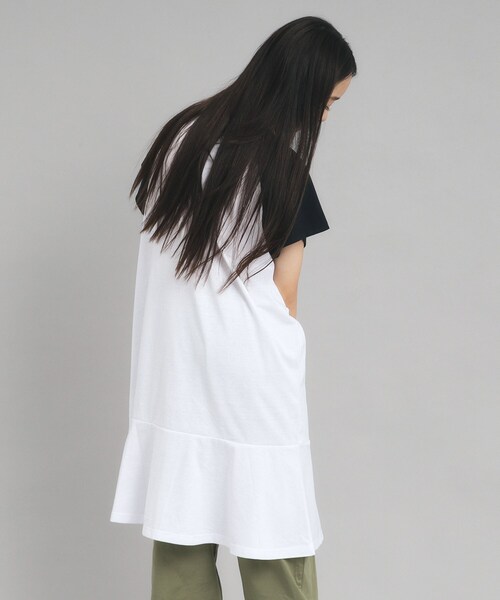 PINK-latte（ピンクラテ）の「◆裾ラッフルカットワンピース（ワンピース・キッズ・ブラック系/グレー系その他/ネイビー系・14/15 /16）」の5枚目の写真