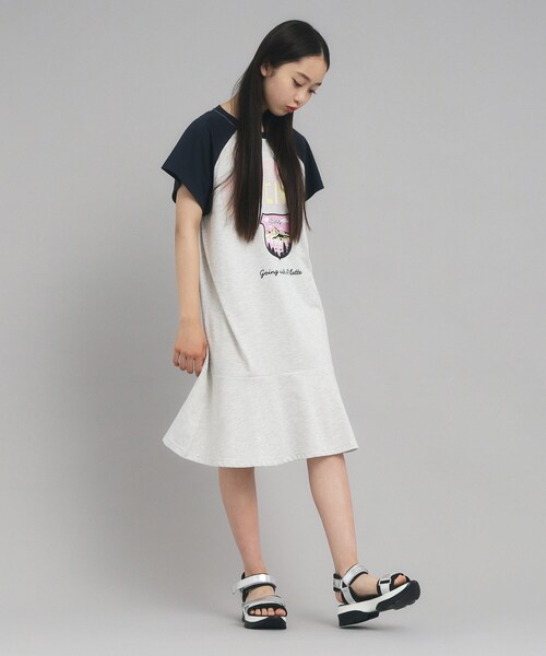 PINK-latte（ピンクラテ）の「◆裾ラッフルカットワンピース（ワンピース・キッズ・ブラック系/グレー系その他/ネイビー系・14/15 /16）」の10枚目の写真