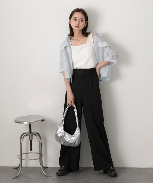 ad thie(アドティエ)の「スクエアネック リブタンクトップ(タンクトップ・レディース・オフホワイト/ブラック・LARGE/MEDIUM)」の7枚目の写真