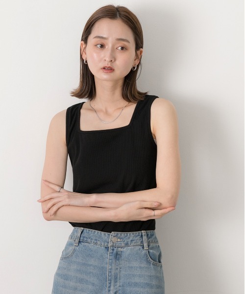 ad thie(アドティエ)の「スクエアネック リブタンクトップ(タンクトップ・レディース・オフホワイト/ブラック・LARGE/MEDIUM)」の13枚目の写真
