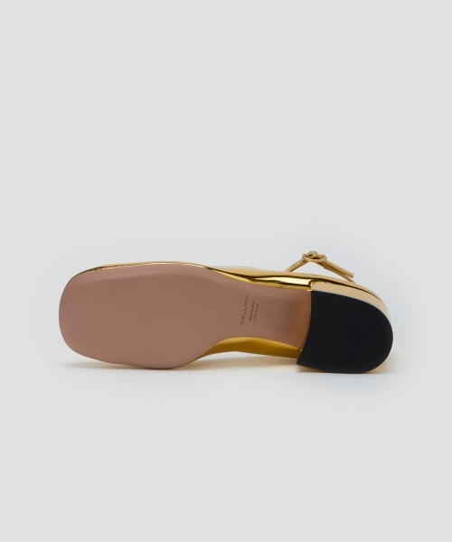 PELLICO(ペリーコ)の「FATA アンクルストラップ パンプス 3.5cm GOLD(パンプス・レディース・ゴールド・37/38/35.5/36.5/36/35/37.5)」の5枚目の写真