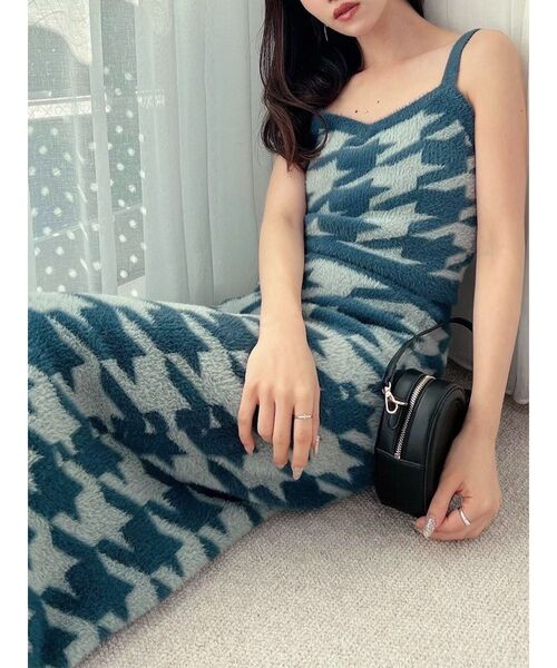 RESEXXY（リゼクシー）の「ハウンドトゥースシャギーニットタンク【セットアップ着用可能】（タンクトップ・レディース・ブラック/ワイン/グリーン・FREE）」の3枚目の写真